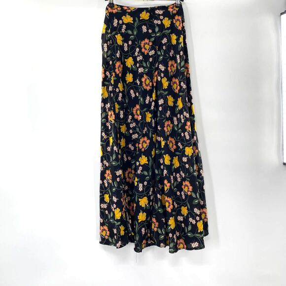 NEW T Tahari A-Line Skirt Black/Rust Floral Print Side Split Size 2 Modest Fairy - Picture 2 of 15